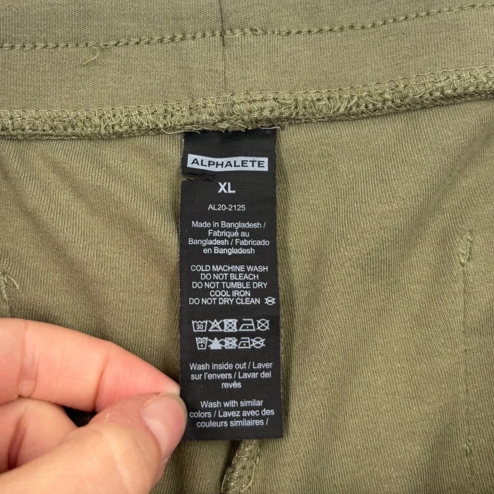 Alphalete Men's XL Green Graphic Slim Fit Polyester Essential‎ Core Joggers